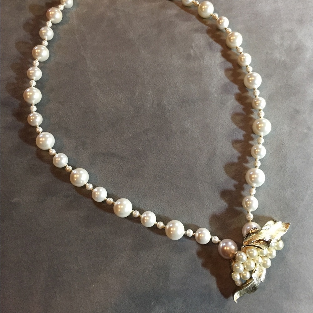 Handmade pearl and silver necklace